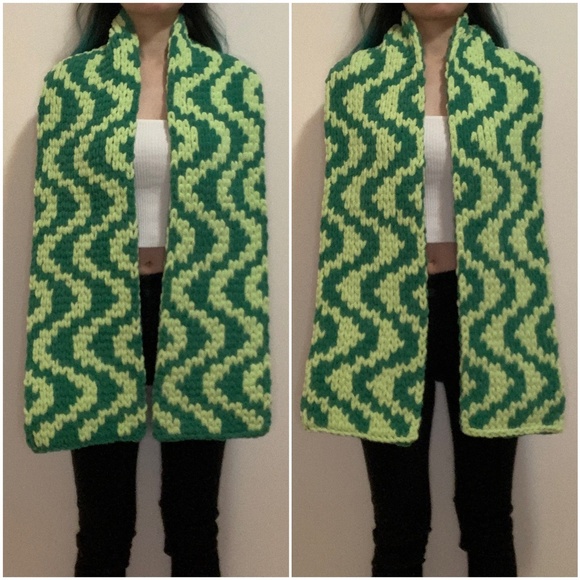 Handknit Green Wavy Y2k Striped Pattern Chunky Chenille Knit Scarf Handmade Gift - Picture 1 of 4